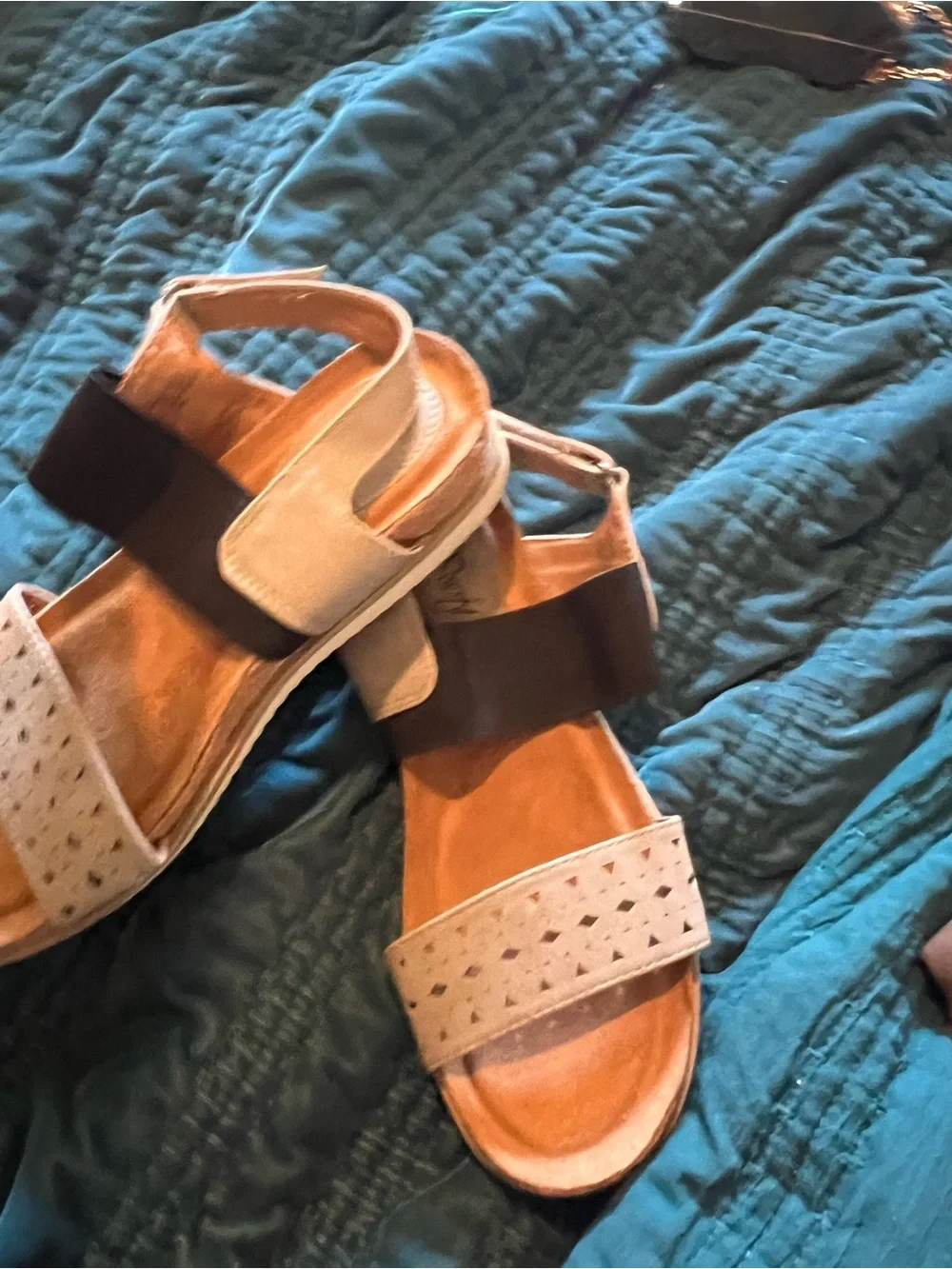 Women’s Neutral Two-Tone Strappy Sandals - Comfortable Everyday Style